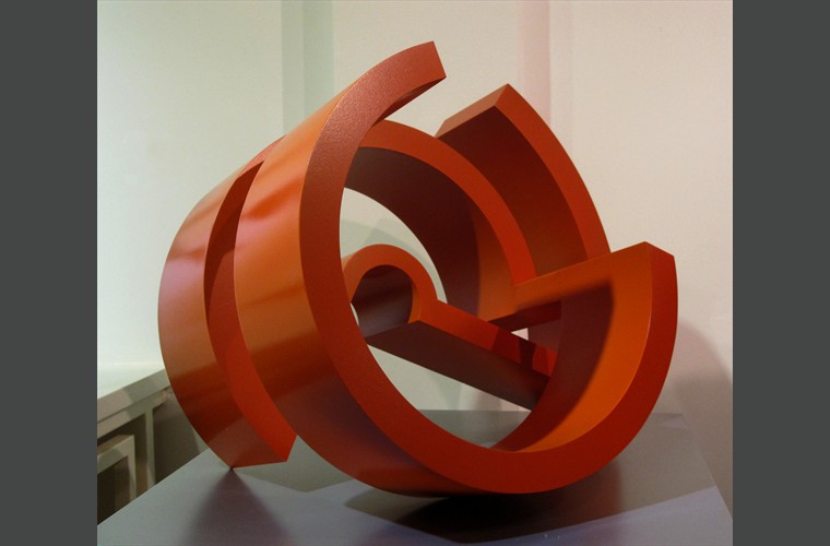 Circular   escultura   metal    55 x 36 cm   2014
